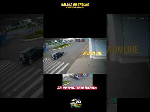 Caminhão tomba em rotatória e assusta motoristas em Imbituva PR