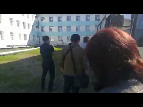 Видеофакт: "Задержать всех троих!", - полковник Олег Лебедь Видеофакт: "Задержать всех троих!", - полковник Олег Лебедь