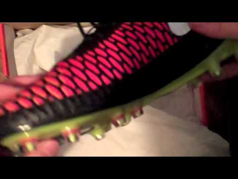Nike Magista Obra FG - Black/White/Volt/Hyper Punch Unboxing
