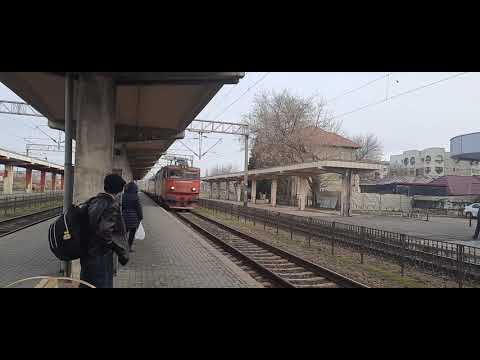IR 1750/1769 SUCEAVA/IAȘI - PAȘCANI - BUCUREȘTI NORD sosind în  gara Bacău. 25.03.2021.