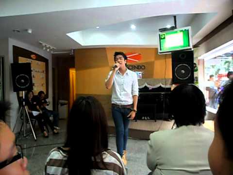 110730 Warm Chocolate Series - รักเธออยากเจอเขา @ Crescendo