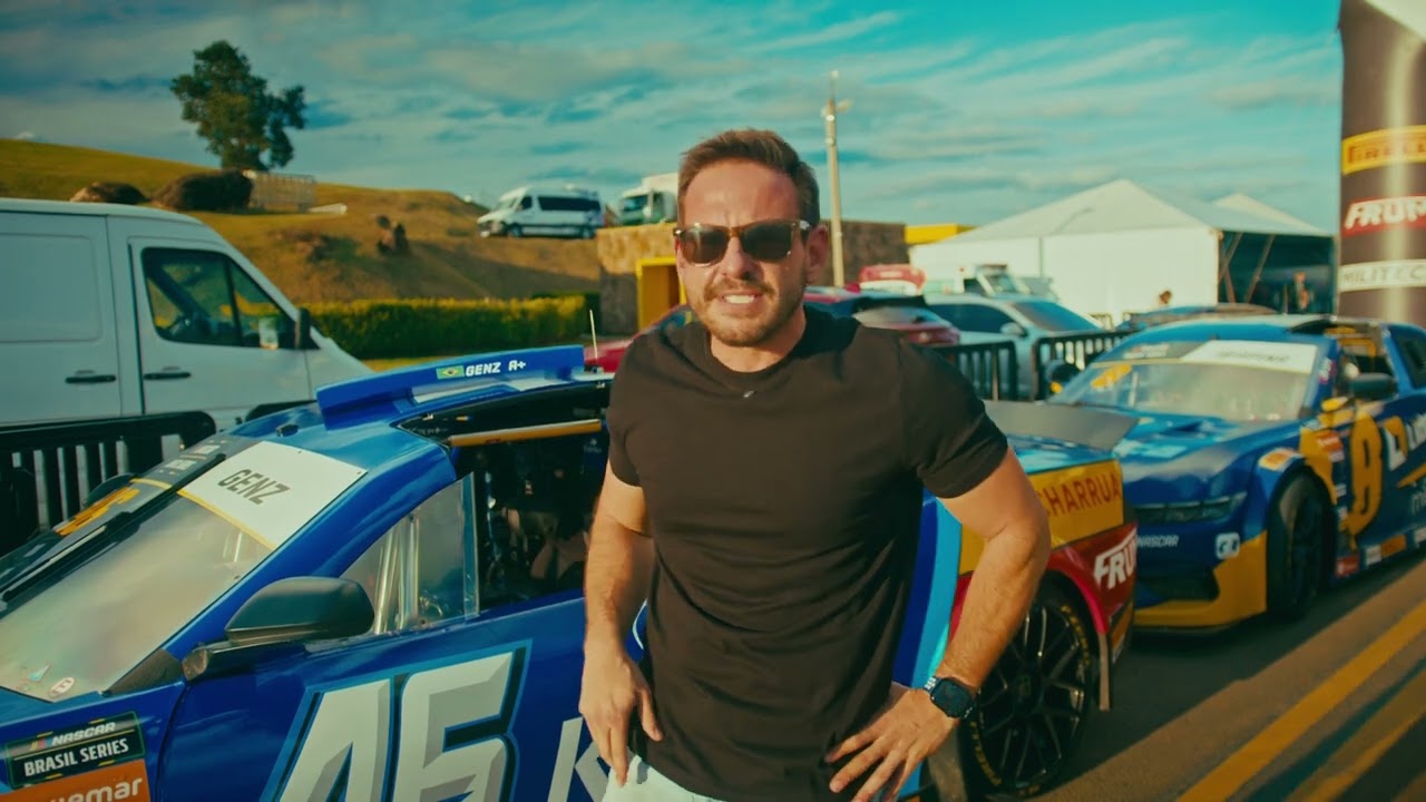 Será que é fácil entrar no carro da NASCAR Brasil?!