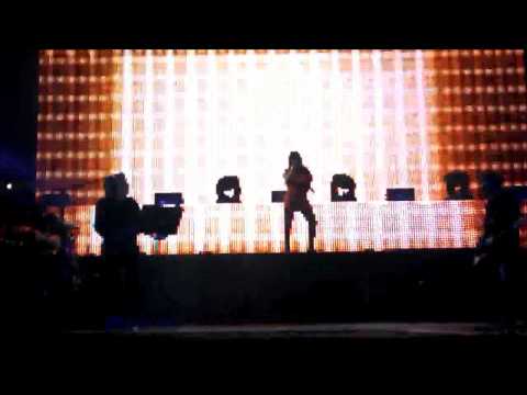 Minnah Karlsson and Linnéa Henriksson - Telephone