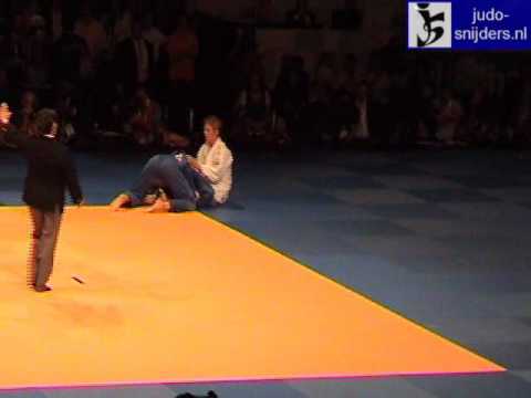 Judo 2009 Rotterdam: Zolnir (SLO) - Willeboordse (NED) [-63kg].