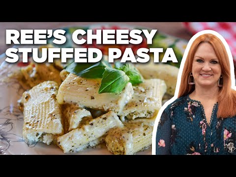 Ree Drummond's INSANE Cheesy Stuffed Pasta Pie | The...