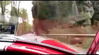 preview picture of video 'Contemporary AC Cobra 427 hill climb fast and loud, 2014!'