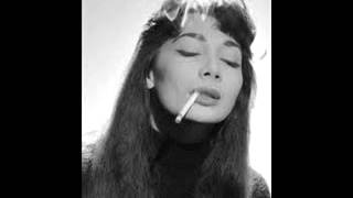 Juliette Greco "Sous Le Ciel de Paris"