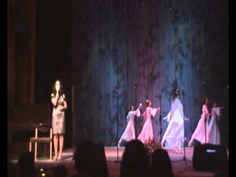 Hijo de la luna cover, with ballet "Amazons"