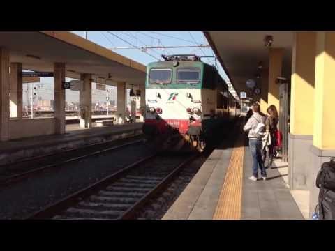 Stazione Catania in arrivò IC722 con E656