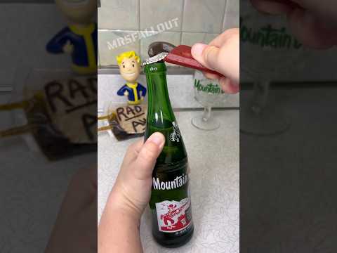 Opening & Comparing 60 Year Old Mountain Dew to Modern!