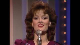 The Judds Mama He&#39;s Crazy + Had a Dream on That Nashville Music (1984)