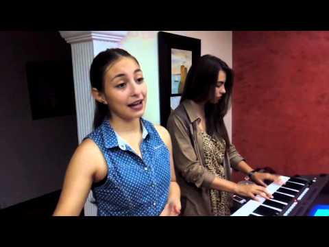 Dueto "Cantares". El regreso - Cuando voy por la calle...