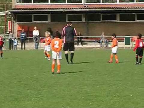 Oranje Wit F3 uit tegen EBOH F1 4-3 verloren maar wel KAMPIOEN DEEL1.wmv