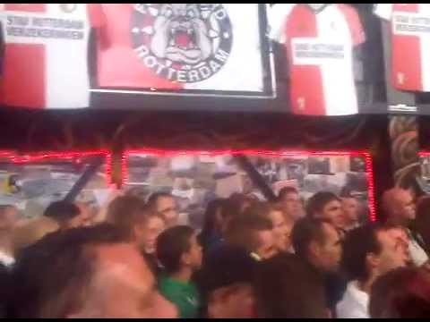 Stampen in de Legioenzaal bij Feyenoord - Utrecht 22/09