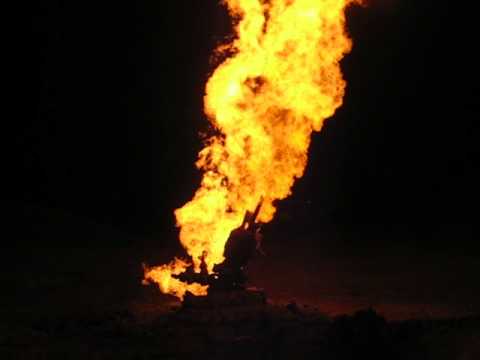 Burning well head