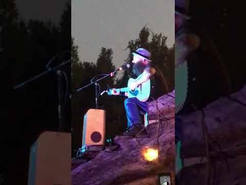 Tim Timebomb covers Elvis in  a tree 2018