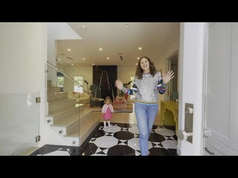 See Inside Home With Fun, Surprising Pops of Color Just Like Owner’s Famous Rainbow Explosion Cak…