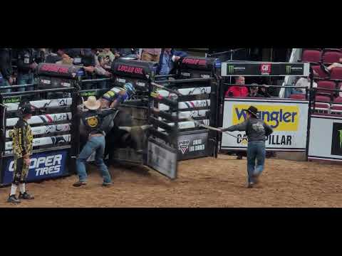 Kaique Pacheco vs Crystal Fox 88.5pts PBR Glendale Round 2