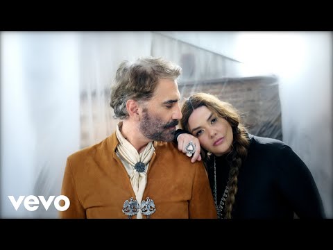 Yuridia, Alejandro Fernández - Un Bendito Día (Video Oficial)