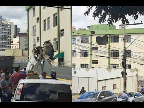VÍDEO COMPLETO Avião cai em Belo Horizonte, bate em prédio e deixa três mortos