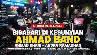 Download lagu Bidadari di Kesunyian Ahmad Band Latihan Studio... mp3