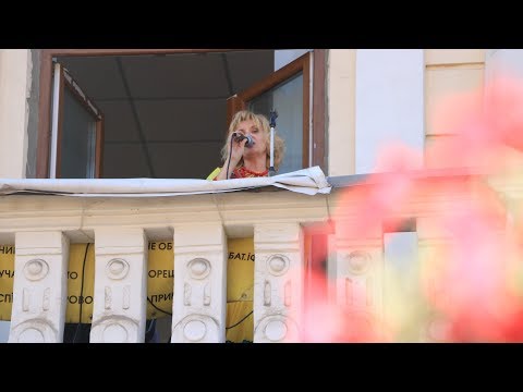 “Музичні балкони”: у Франківську до Дня Незалежності провели мистецьку акцію.ФОТО