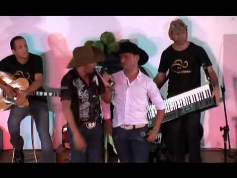 Os Levitinhas - O Homem das Mãos Furadas - Show Ao Vivo na Bahia