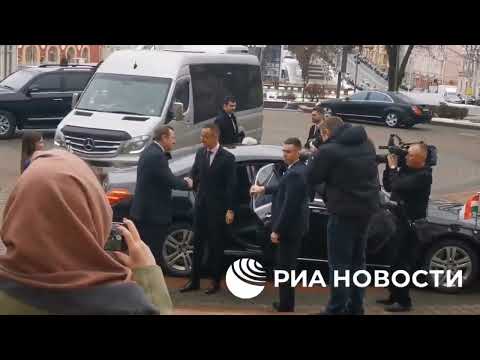 Hungarian foreign minister arrived in Minsk for "Peace Talks" with Belarusian and Russian delegates.