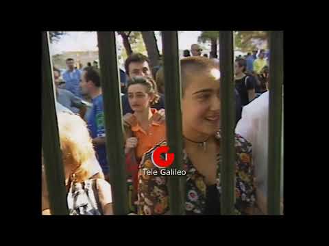 Ternana 1998-99: Folla ai cancelli del Liberati per salutare la squadra in partenza per il ritiro