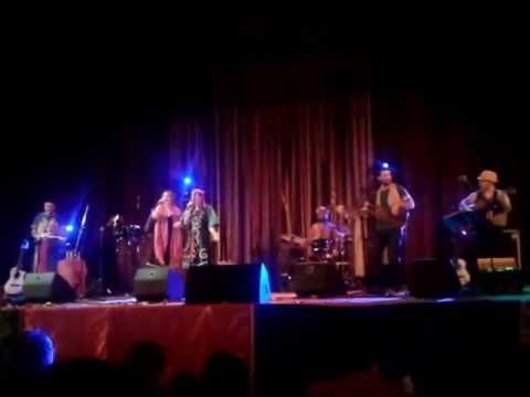 La Luna de Candela - Magdalena Fleitas con Ana Iniesta