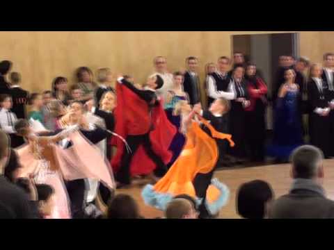 Latvian Standart Championship 2011 Vladislavs Sokolovs - Marta Lobašova 1.4fin viennese waltz.wmv
