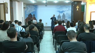Ռուբեն վարդապետ Զարգարյանը բանախոսություն է կարդացել արցախցիների համար