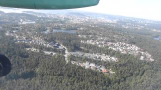 preview picture of video 'Wideroe Dash 8-400 LN-RDV landing at Kristiansand arriving from Bergen'
