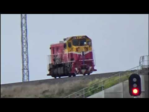 Vline P12 on 0716 in manor