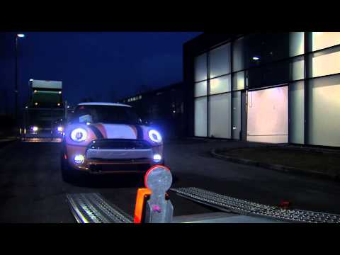 Cargo Air Freight of the new MINI scene 1