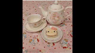 Hello Kitty Mini Cakes