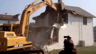 preview picture of video 'Tearing down my old house in stillman valley good'