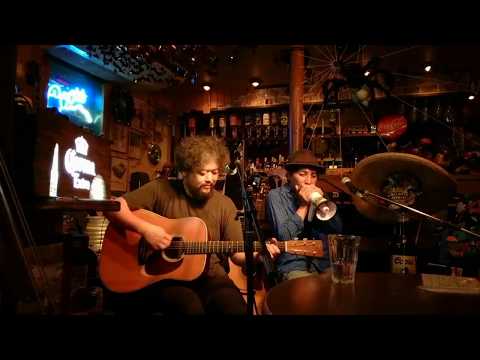 download lagu mp3 mp4 Mojo House, download lagu Mojo House gratis, unduh video klip Mojo House