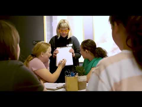 NGV Kids on Tour at Hamilton Gallery