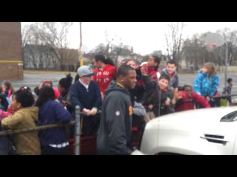 Isaac Redman lounded slagen school