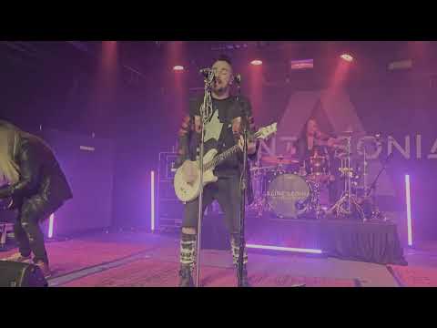 I was FRONT ROW - Saint Asonia LIVE Jacksonville, NC 2024 - Three Days Grace Songs w/ Adam Gontier!