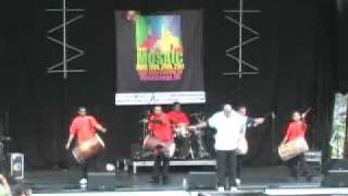 JT & MC JD Roadshow Performing Punjabi Boyz Live @ Mosaic 2009