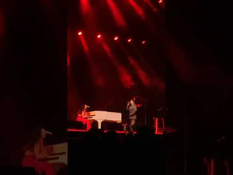 Francisca Valenzuela - Corazón ft. Francisco Victoria @ Movistar Arena (09.06.2022)
