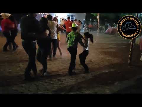 Bailando Cumbia en el ejido La Libertad Mpio San Carlos Tamaulipas