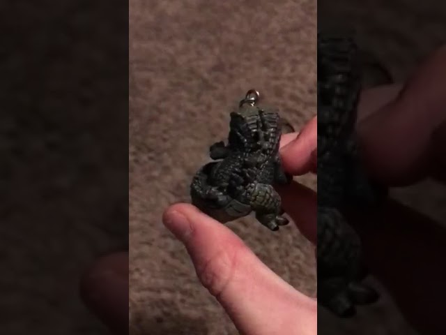 Vídeo relacionado con Funko Pop! Keychain: Godzilla - Godzilla Sleep - Minifigura de Vinilo Coleccionable Llavero Original - Relleno de Calcetines - Idea de Regalo - Mercancia Oficial - Sci-Fi Fans - Minifigura