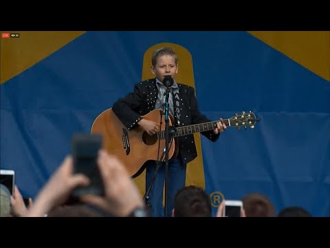 11-Year-Old Walmart Yodeler Gets Concert Performance