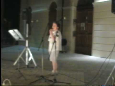 Andrea Simone Tramacere canta "Walking On Sunshine"