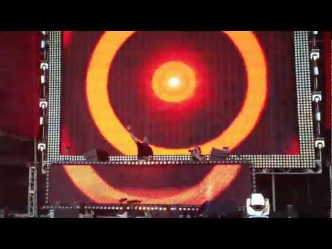 Alesso - ID w/ Losing My Religion (Acappella) @ EDC New York 5/19/2012