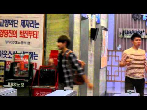 [Fancam] 120628 Super Junior Minwook at KBS Lobby