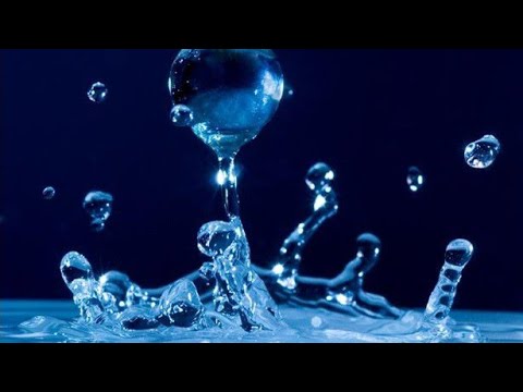 A drop of water fall with slow motion EXPERIMENT